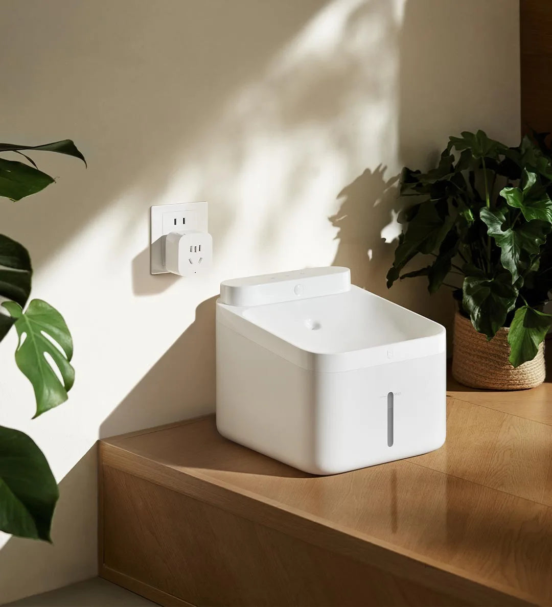 Xiaomi Mijia Smart Pet Drinking Fountain 2 from Waggy Tail, 3L wireless auto-sensing water dispenser for cats and dogs.