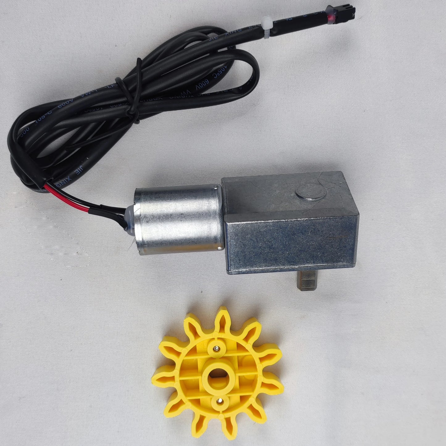 Waggy Tail smart self-cleaning litter box replacement motor, original electric part, compact and durable for automatic litter cleaning.