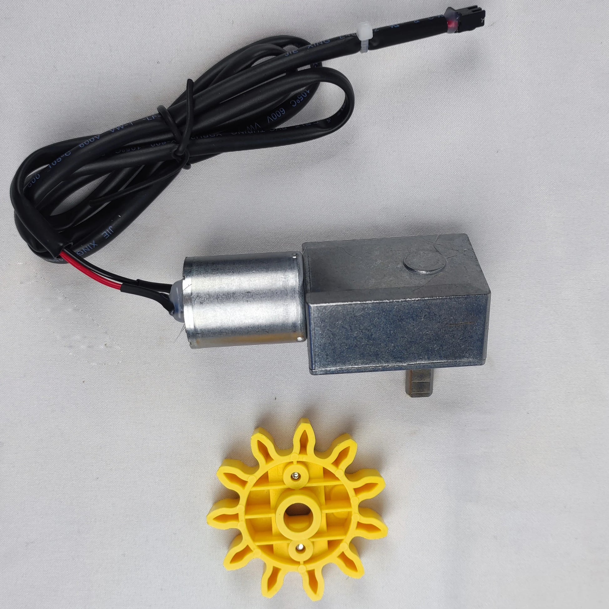 Waggy Tail smart self-cleaning litter box replacement motor, original electric part, compact and durable for automatic litter cleaning.